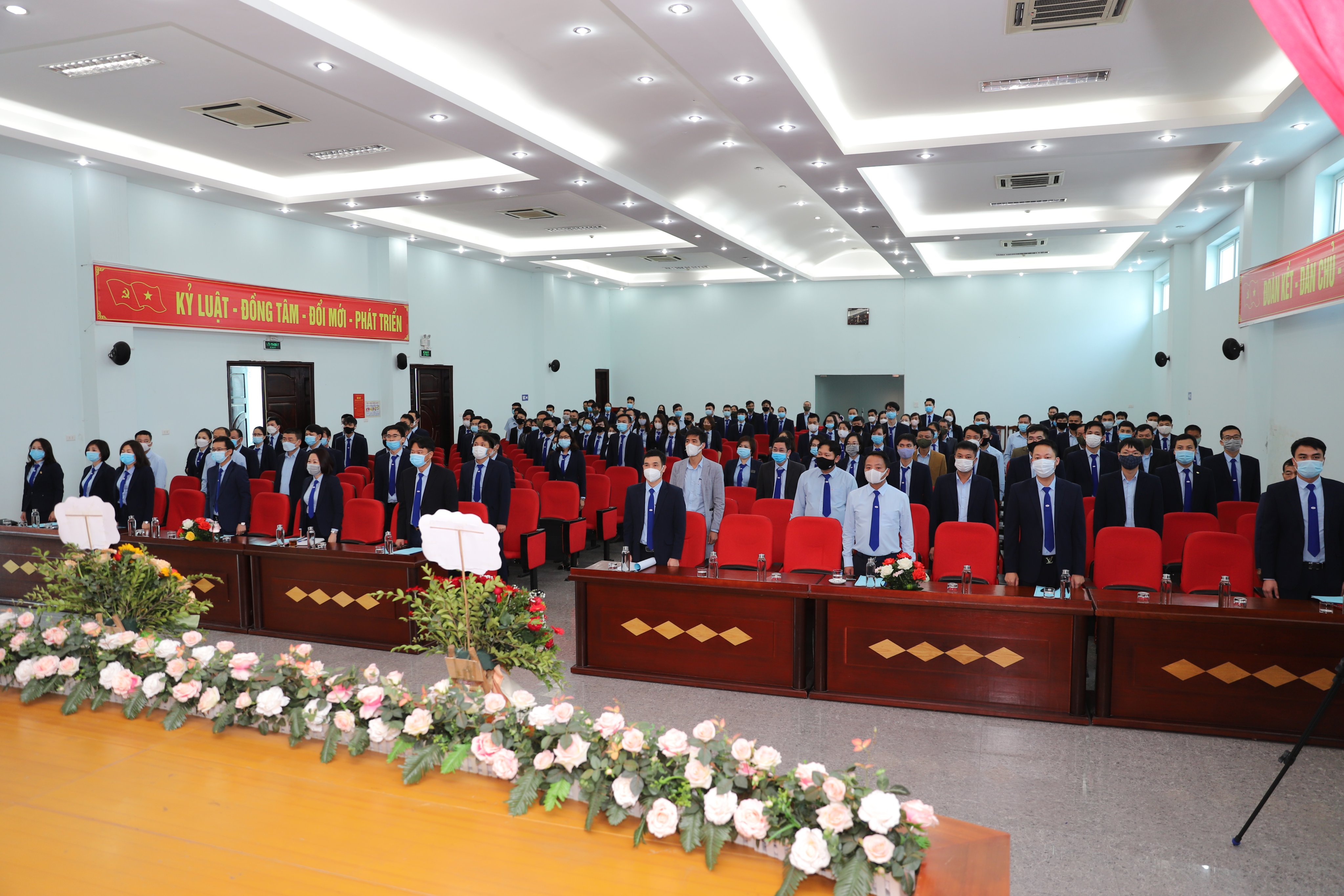 CƠ QUAN VĂN PHÒNG CÔNG TY MÔI TRƯỜNG TỔ CHỨC HỘI NGHỊ NGƯỜI LAO ĐỘNG NĂM 2022