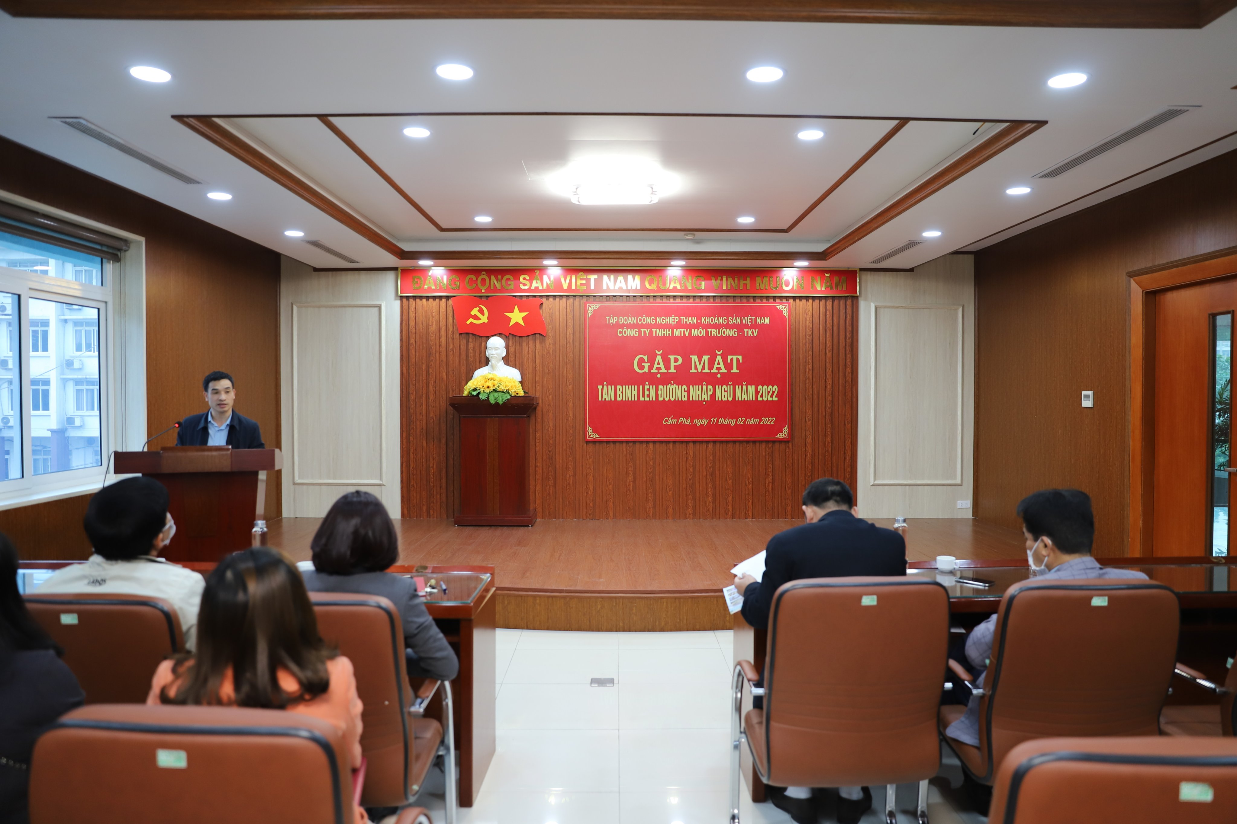 CÔNG TY MÔI TRƯỜNG - TKV GẶP MẶT, TIỄN THANH NIÊN LÊN ĐƯỜNG NHẬP NGŨ
