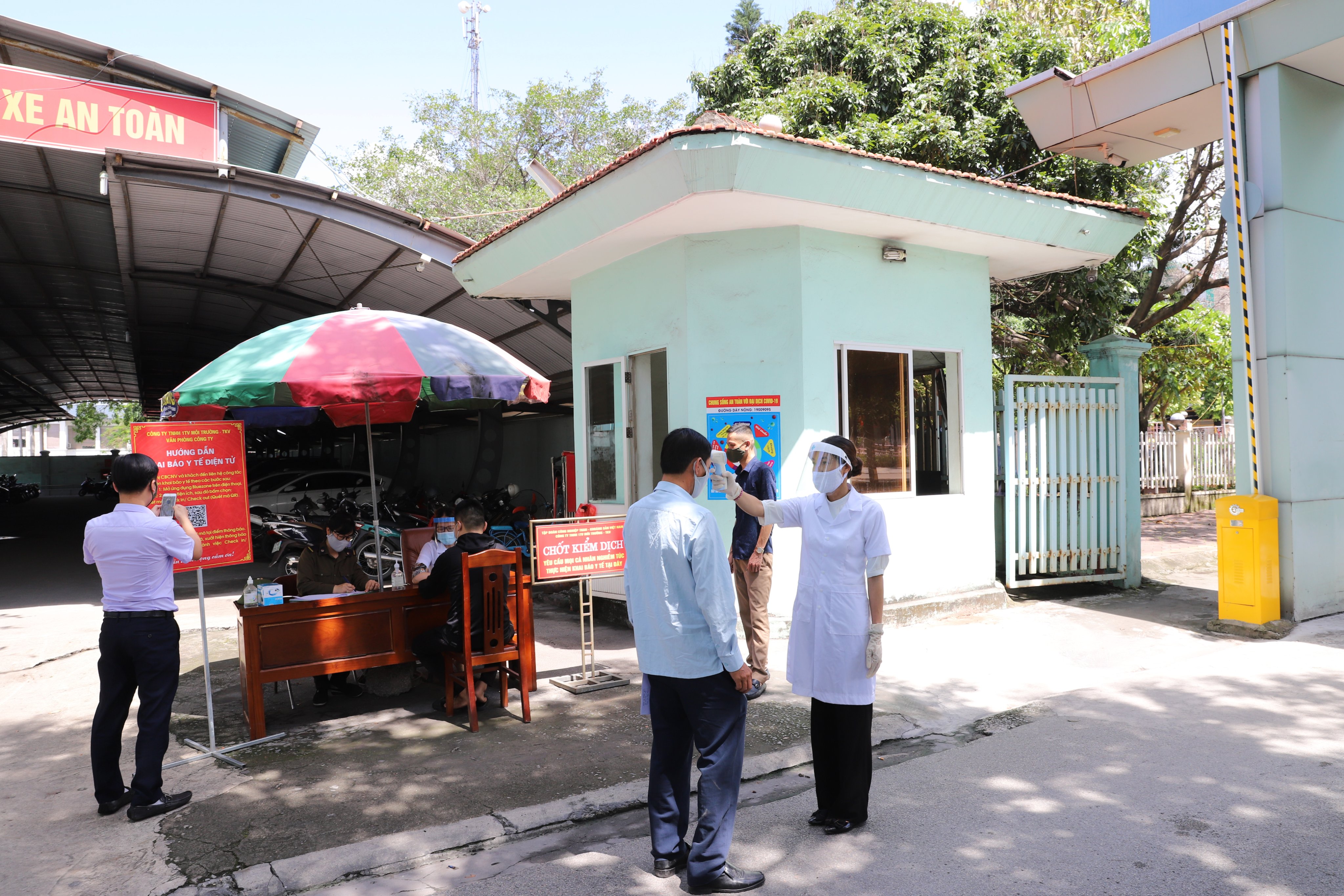 CÔNG TY MÔI TRƯỜNG - TKV ĐỀ CAO CẢNH GIÁC TRONG PHÒNG, CHỐNG DỊCH BỆNH COVID-19