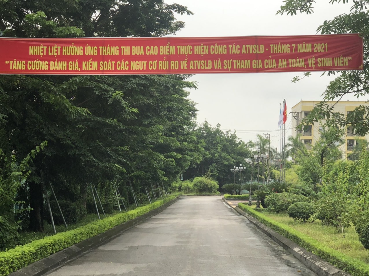 CÔNG ĐOÀN CÔNG TY MÔI TRƯỜNG TỔ CHỨC KIỂM TRA ATVSLĐ, THĂM VÀ TẶNG QUÀ NGƯỜI LAO ĐỘNG.