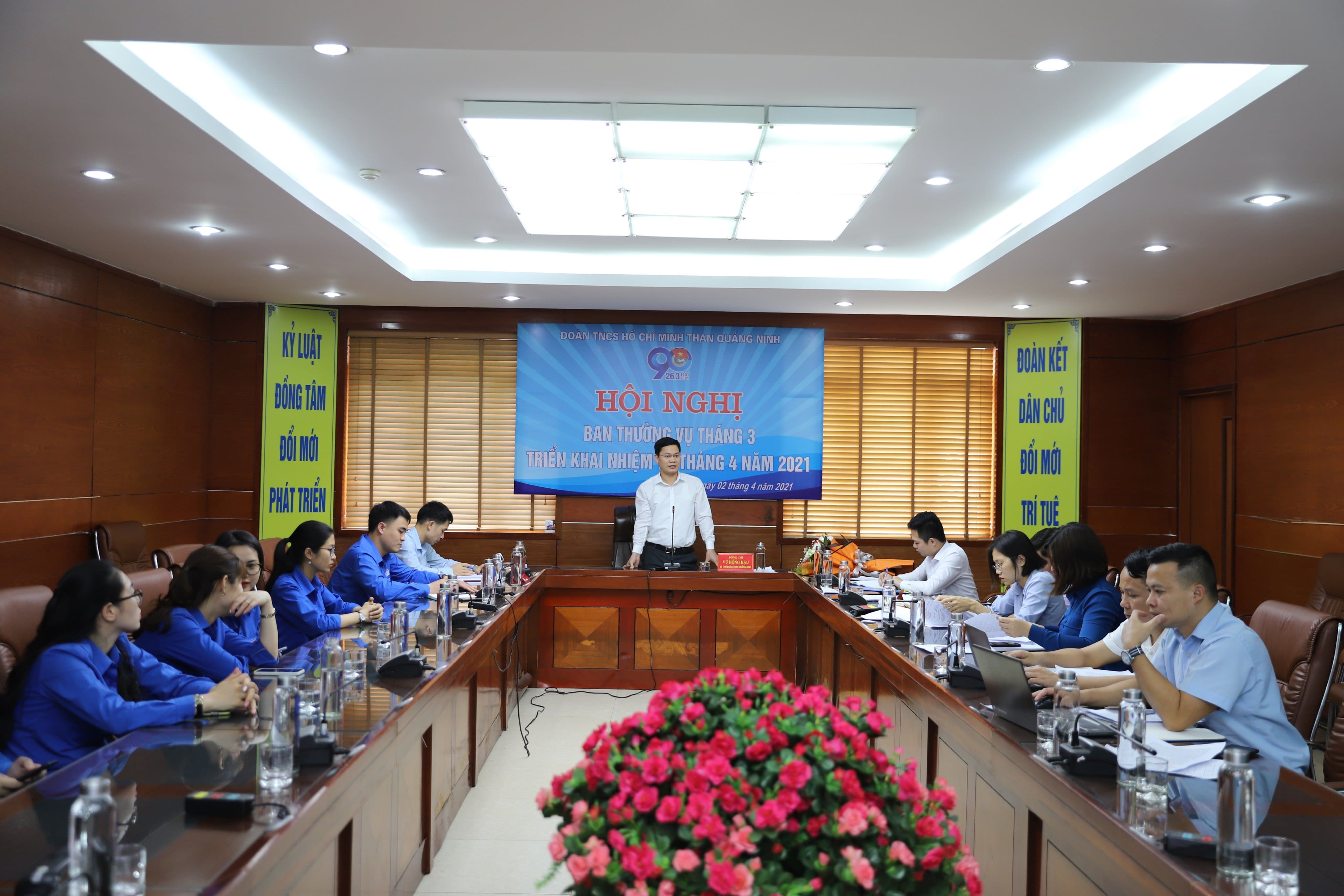 BÍ THƯ ĐTN CÔNG TY MÔI TRƯỜNG NGÔ VĂN TRƯỜNG NHẬN QUYẾT ĐỊNH GIỮ CHỨC UV BTV ĐOÀN TQN.