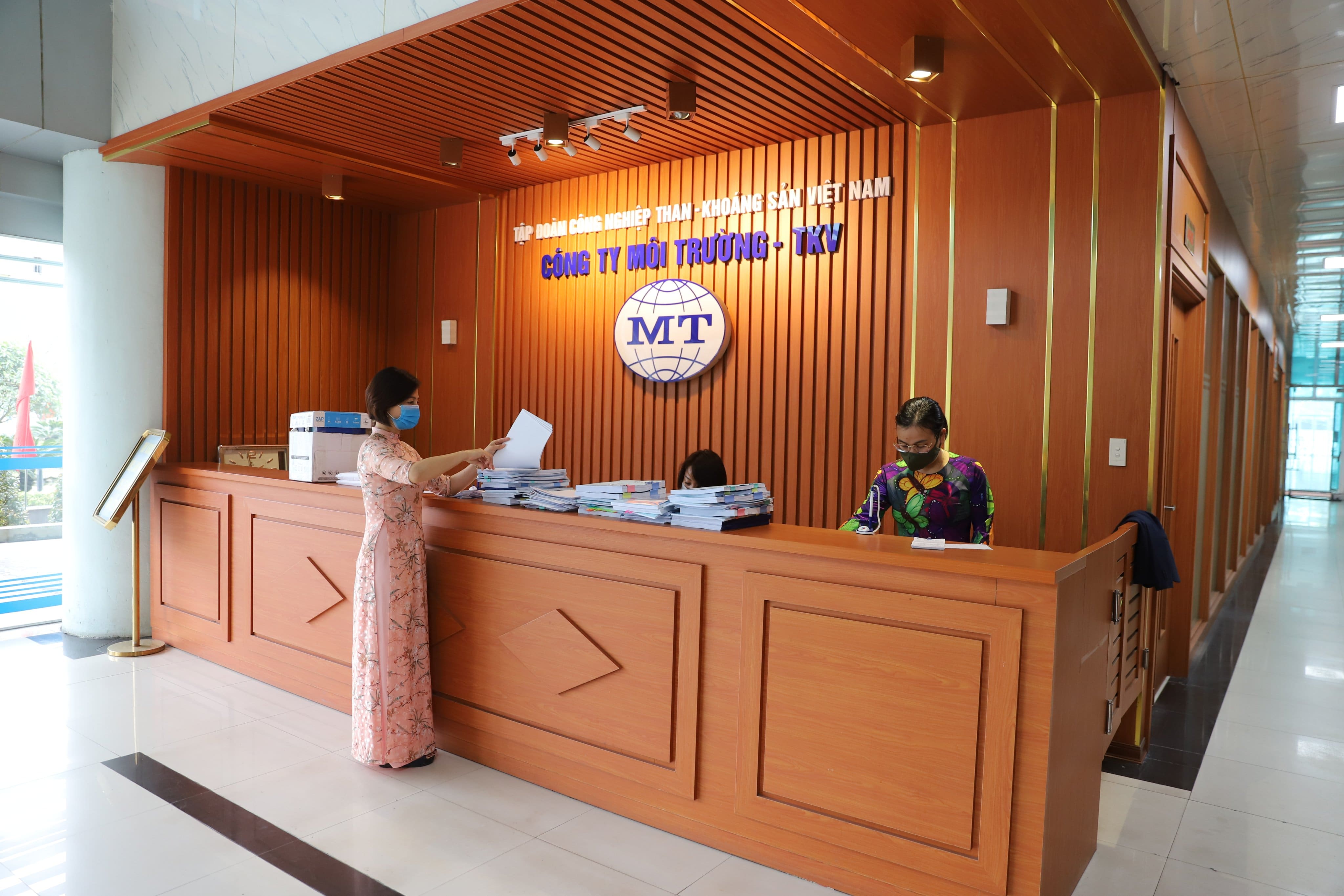 PHỤ NỮ CÔNG TY MÔI TRƯỜNG HƯỞNG ỨNG “TUẦN LỄ ÁO DÀI” NĂM 2021 TỪ NGÀY 1 ĐẾN 8/3